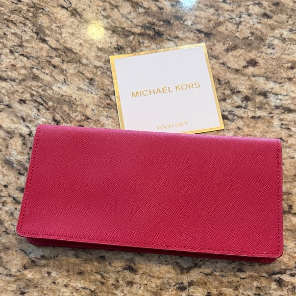 New Michael Kors Red Fuchsia Wallet Clutch - Picture 5 of 5